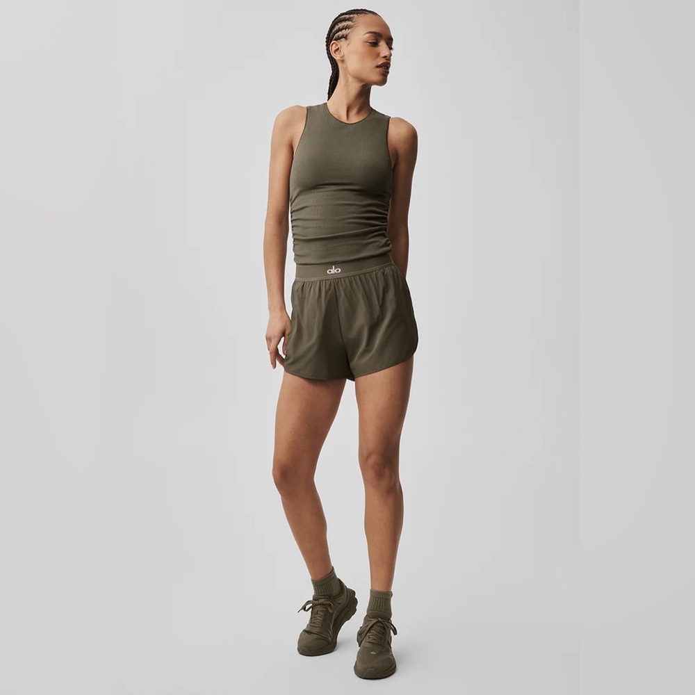 Alo Yoga Ribbed En Pointe Tank Olive Tree S - Picture 5 of 9